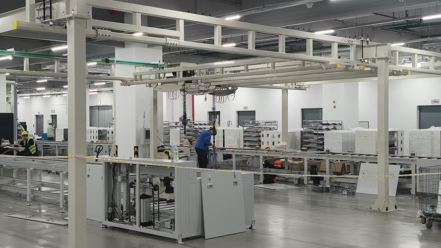 悬挂装置：安装基面与自锁结构